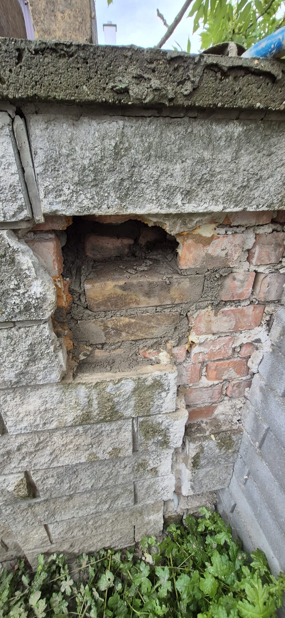Kleinreparatur – Mauerschaden vorher